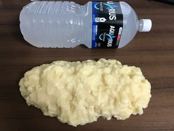 体脂肪1kgの模型